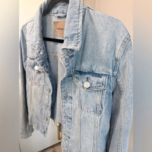 Blank NYC Light Blue Distressed Denim Jacket - Size Large - Picture 3 of 12